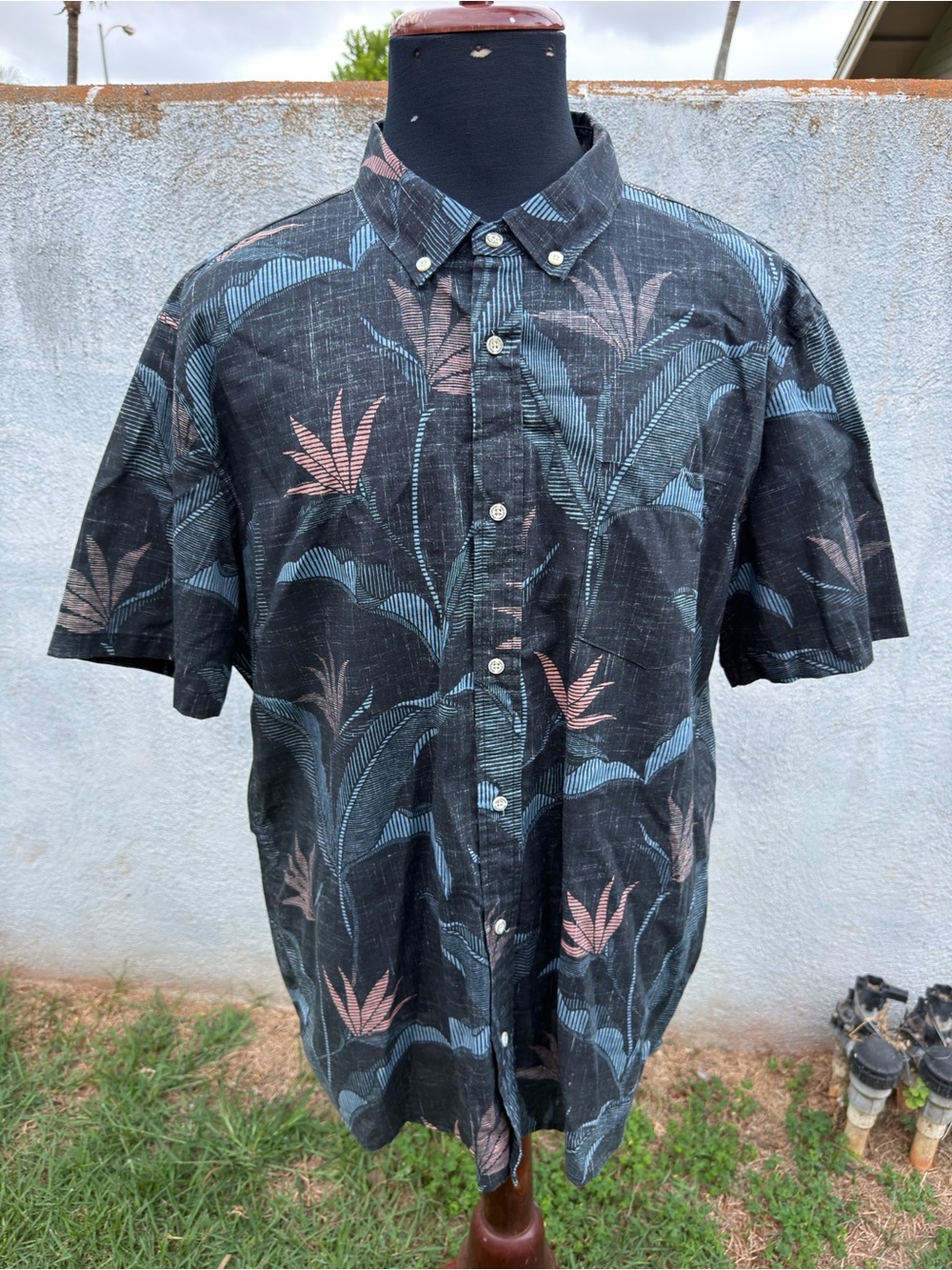 PreOwned Reyn Spooner Tailored Black Hawaiian Print Full Button Men's 2XL